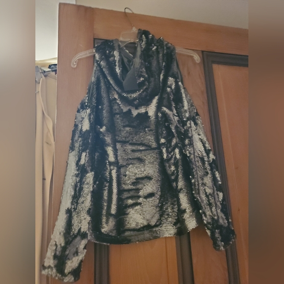 Sz XS NWT $895 RtA hooded open shoulder sequined top - Picture 5 of 9